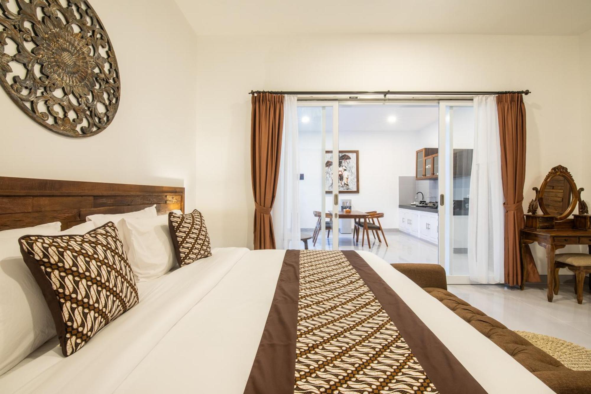 6-br Private Pool Bidadari Sunset Road St * Seminyak (Bali)